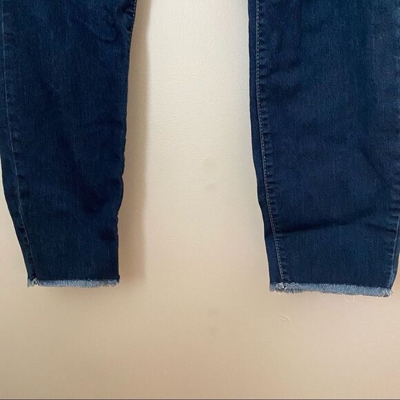SO Jeans Dark Wash Denim Frayed Bottoms Casual Neutral - Picture 3 of 8